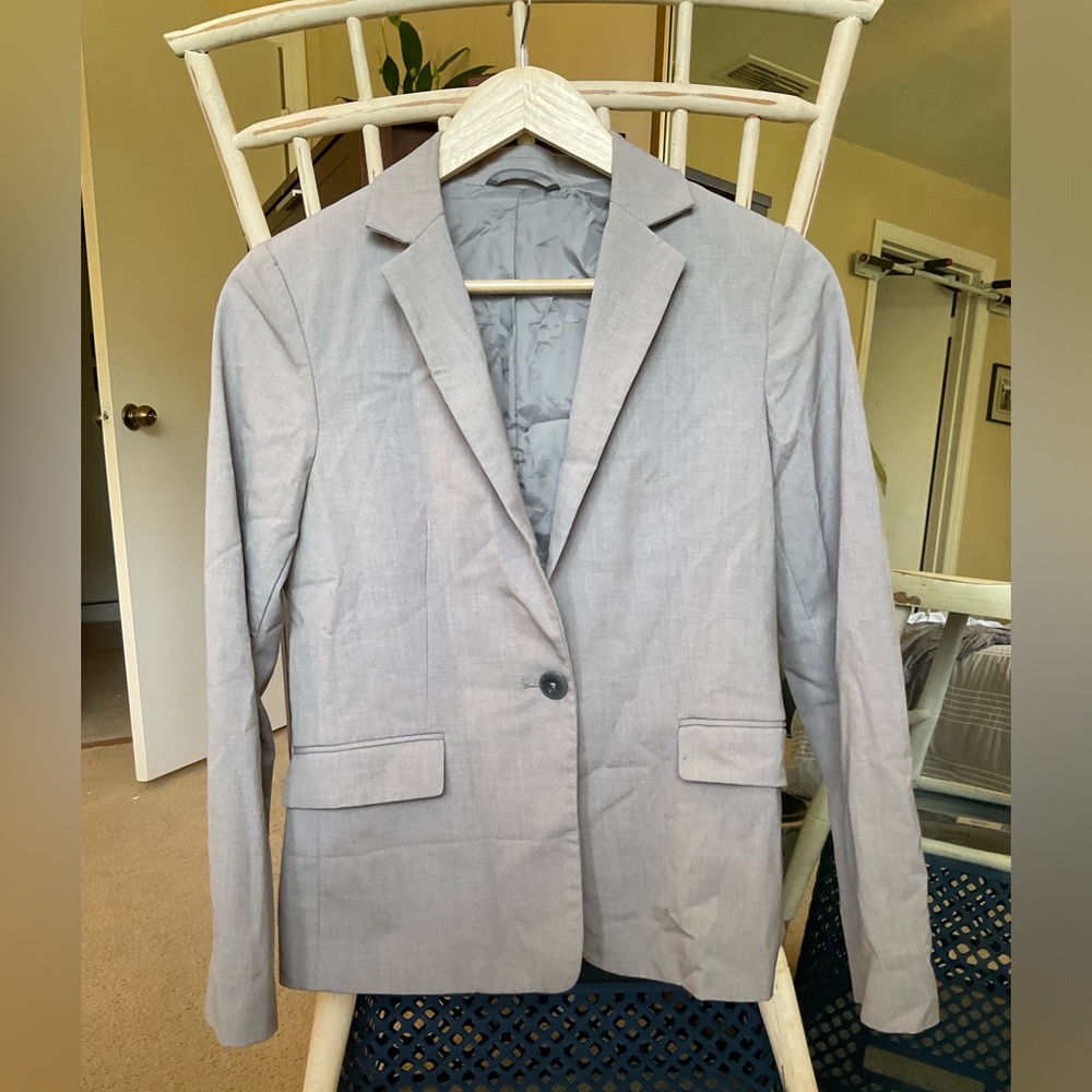 Woman’s Gray Suit Jacket